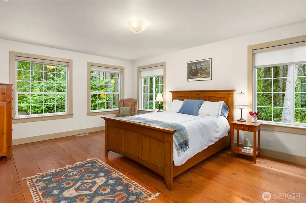 5249 Rose Avenue NE Bainbridge Island WA 98110