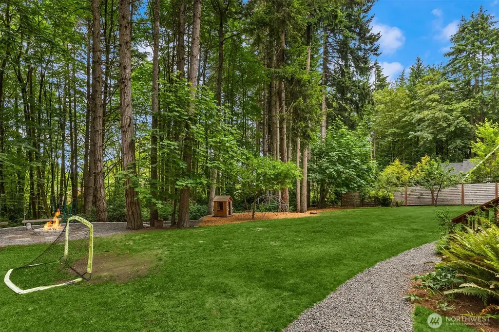 5249 Rose Avenue NE Bainbridge Island WA 98110