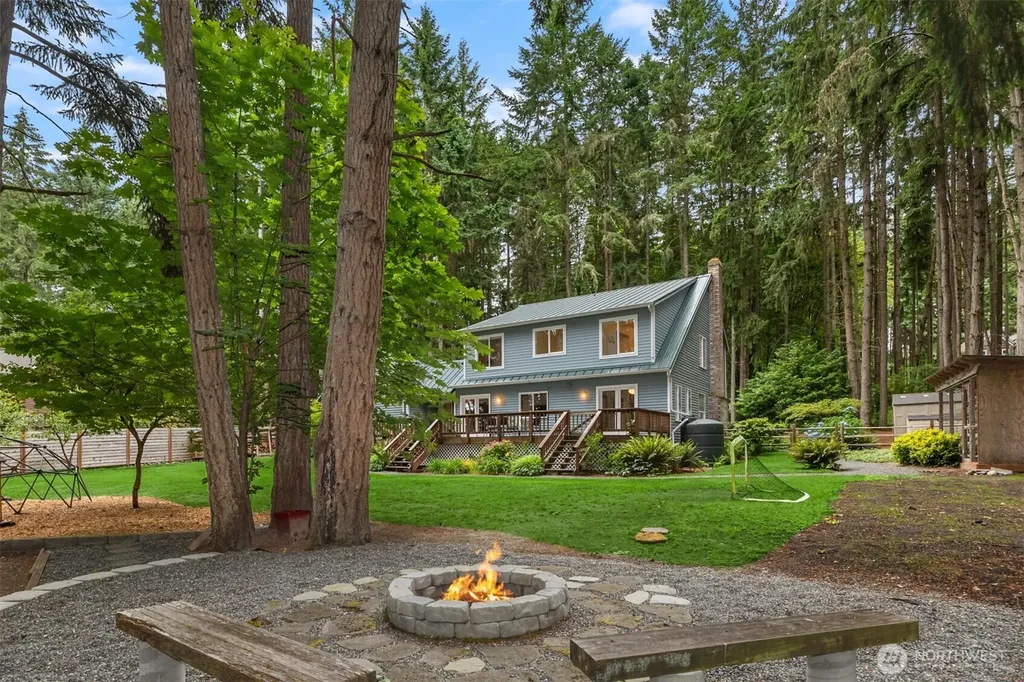 5249 Rose Avenue NE Bainbridge Island WA 98110