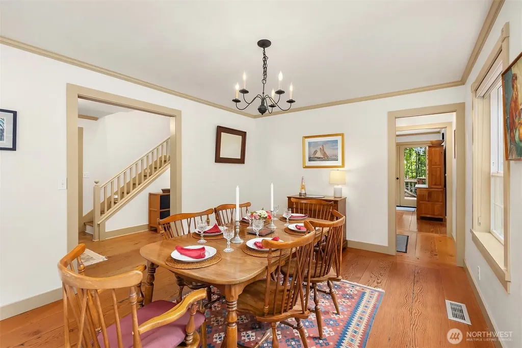 5249 Rose Avenue NE Bainbridge Island WA 98110