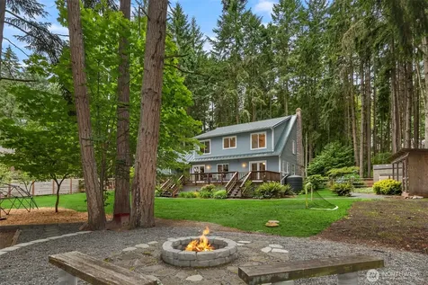 5249 Rose Avenue NE Bainbridge Island WA 98110