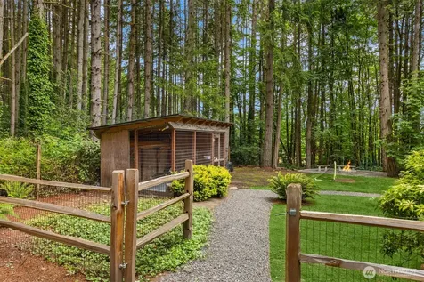 5249 Rose Avenue NE Bainbridge Island WA 98110