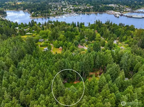 5249 Rose Avenue NE Bainbridge Island WA 98110