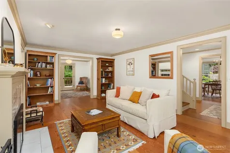 5249 Rose Avenue NE Bainbridge Island WA 98110