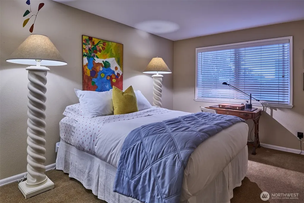 909 N 35th Street Seattle WA 98103