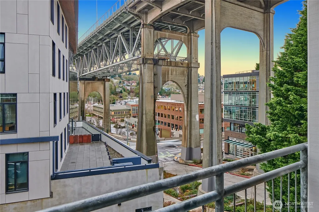 909 N 35th Street Seattle WA 98103