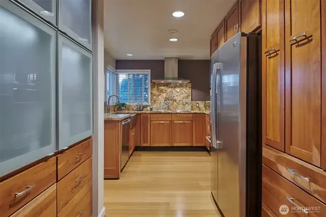 909 N 35th Street Seattle WA 98103