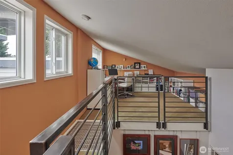 909 N 35th Street Seattle WA 98103