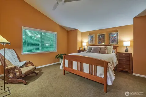909 N 35th Street Seattle WA 98103