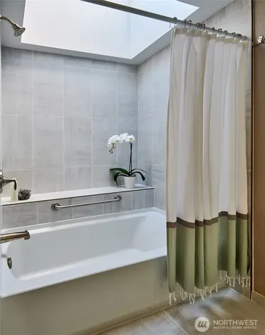 909 N 35th Street Seattle WA 98103