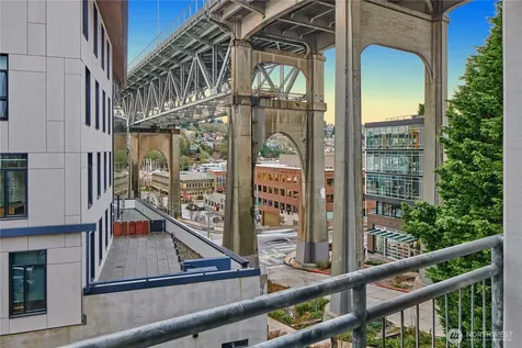 909 N 35th Street Seattle WA 98103
