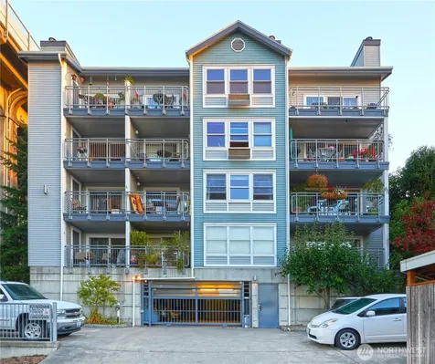 909 N 35th Street Seattle WA 98103