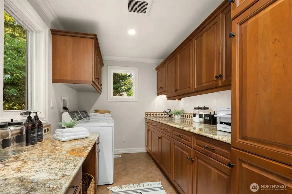 6351 163rd Place SE Bellevue WA 98006