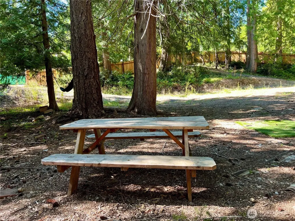 560 E Dartmoor Drive Shelton WA 98584
