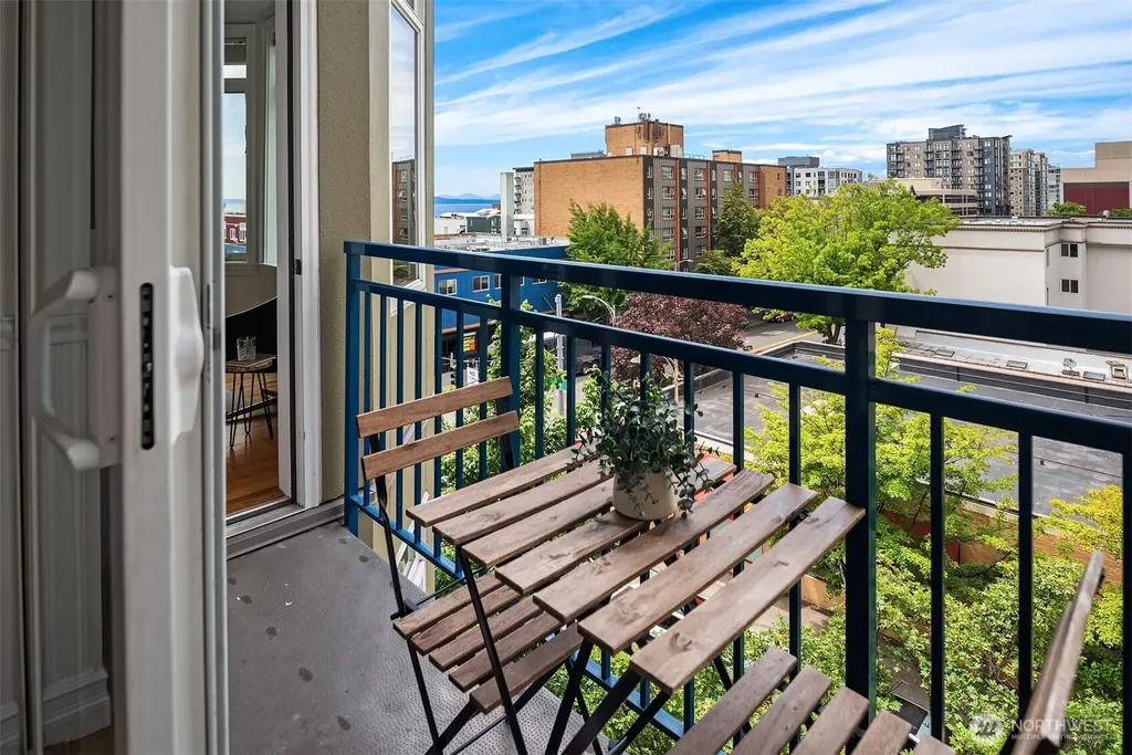 2414 1st Avenue Seattle WA 98121