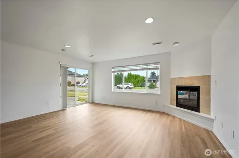 208 Noble Street Sumas WA 98295
