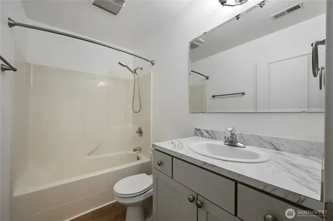 208 Noble Street Sumas WA 98295