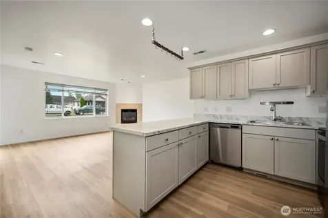 208 Noble Street Sumas WA 98295