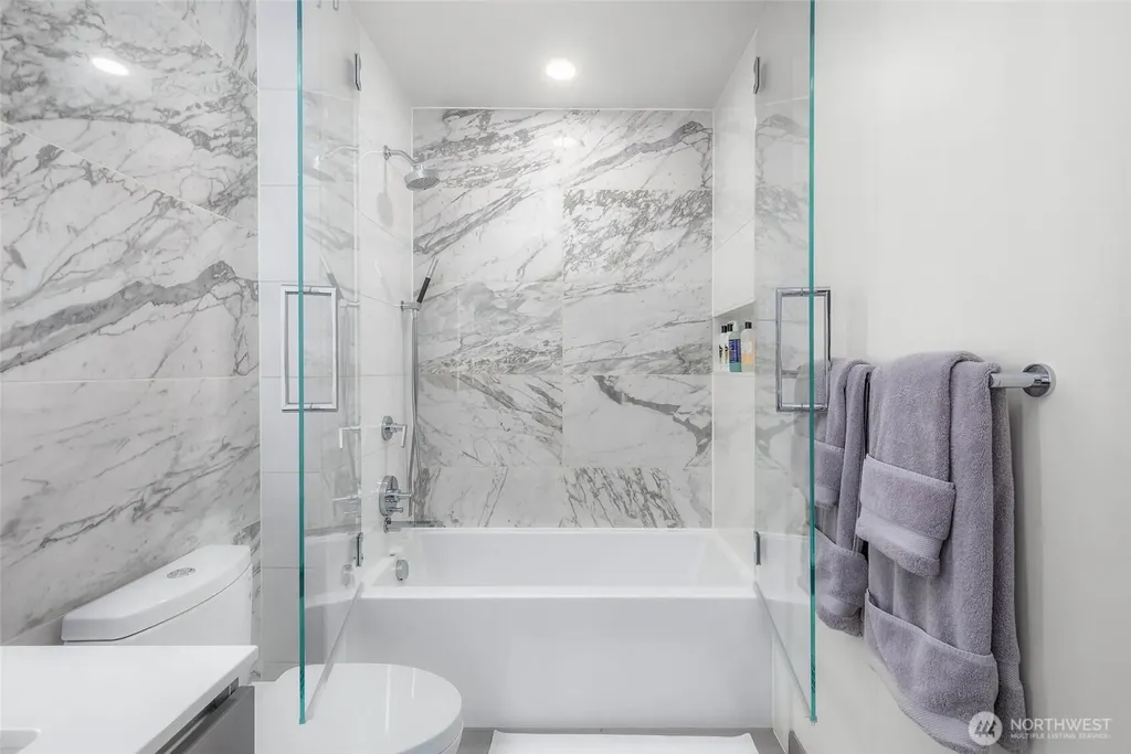 2510 6th Avenue Seattle WA 98121