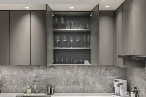 2510 6th Avenue Seattle WA 98121