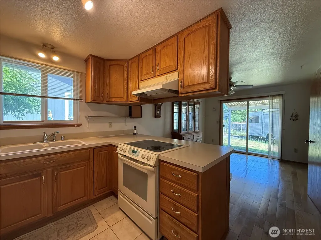 1415 E 55th Street Tacoma WA 98404