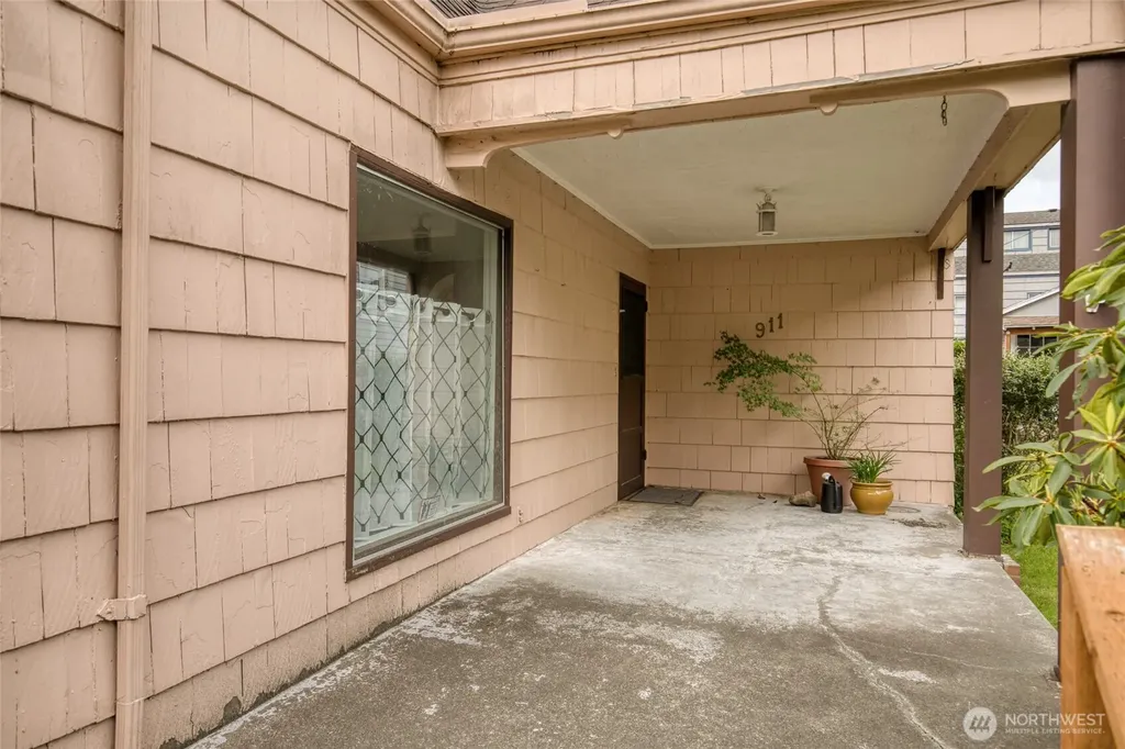 911 N Thornton Street Aberdeen WA 98520
