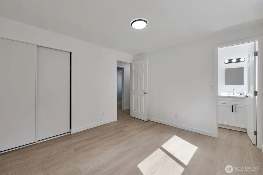 6325 S Eddy Court Seattle WA 98118