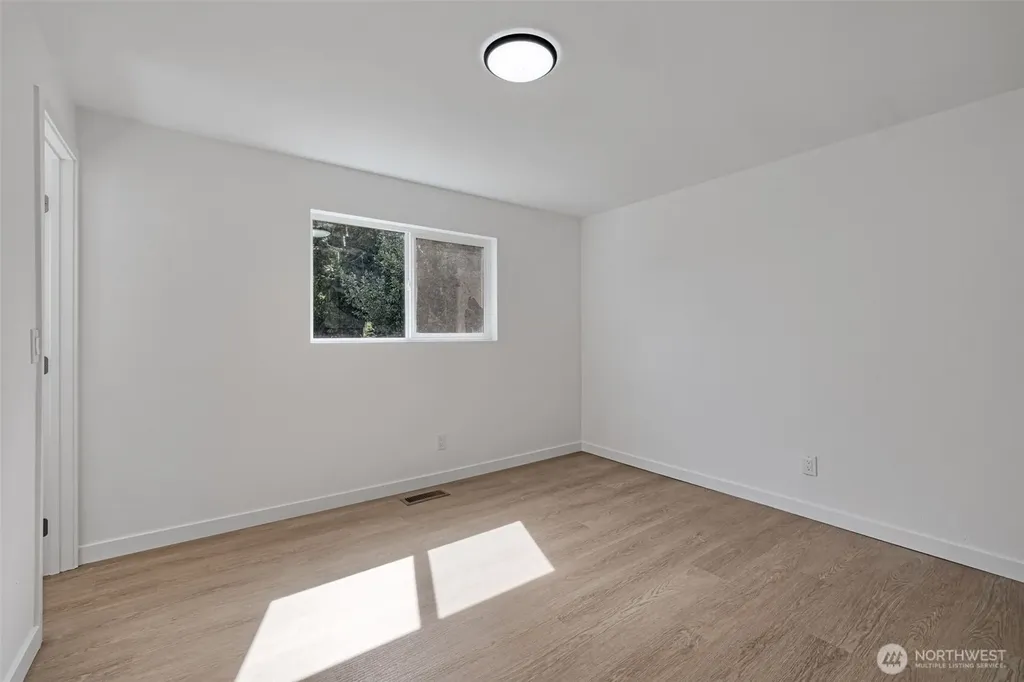 6325 S Eddy Court Seattle WA 98118