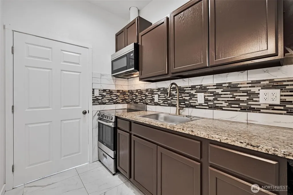 6325 S Eddy Court Seattle WA 98118