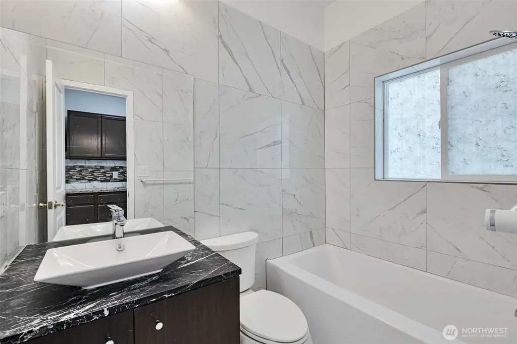 6325 S Eddy Court Seattle WA 98118