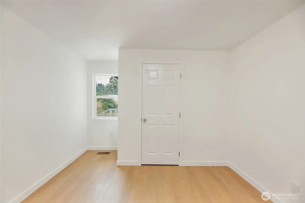 6325 S Eddy Court Seattle WA 98118