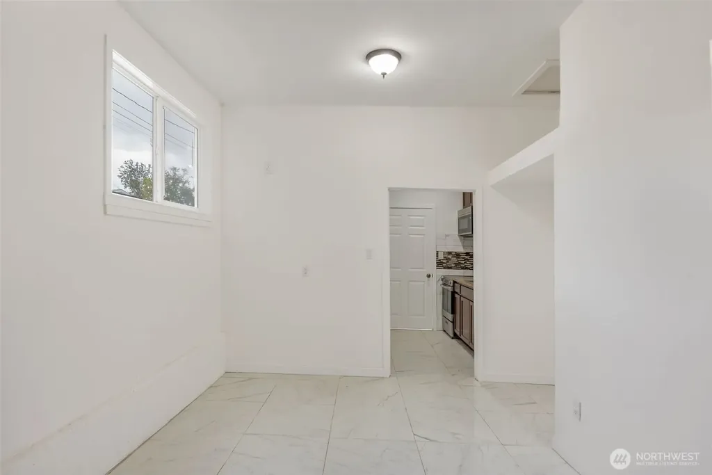 6325 S Eddy Court Seattle WA 98118