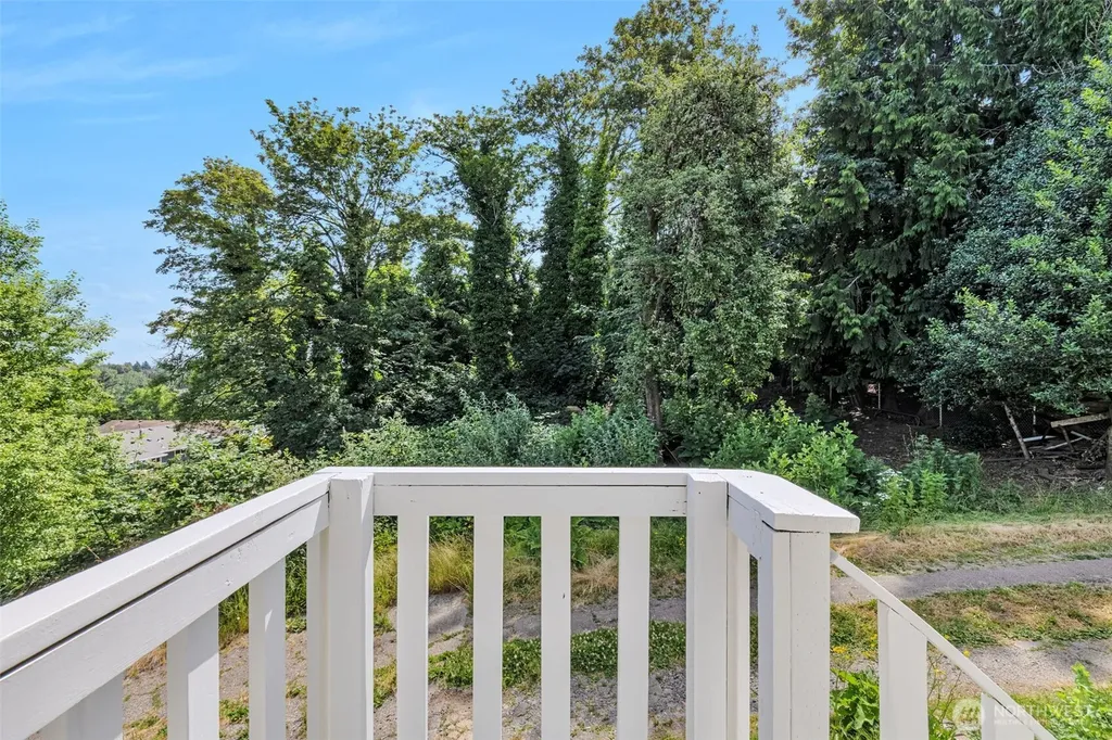 6325 S Eddy Court Seattle WA 98118