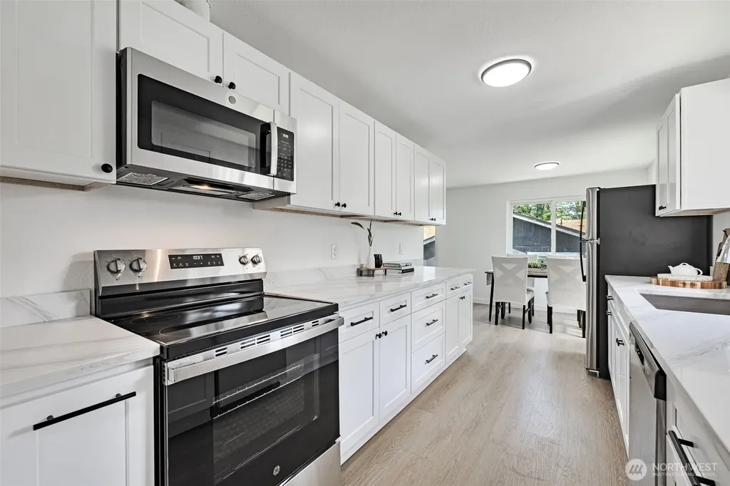 6325 S Eddy Court Seattle WA 98118