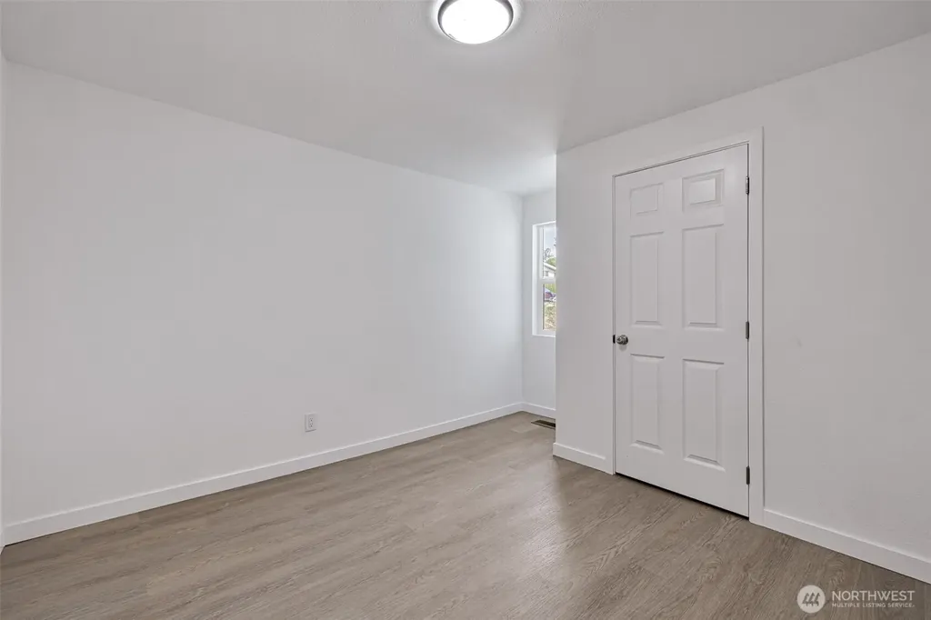 6325 S Eddy Court Seattle WA 98118