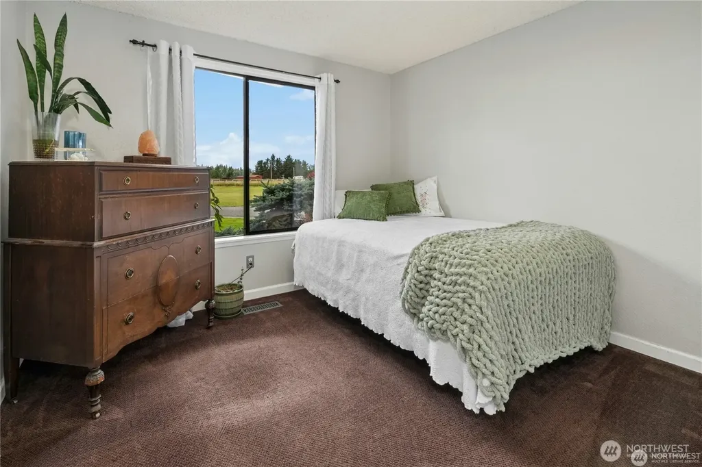 41218 292nd Way SE Enumclaw WA 98022