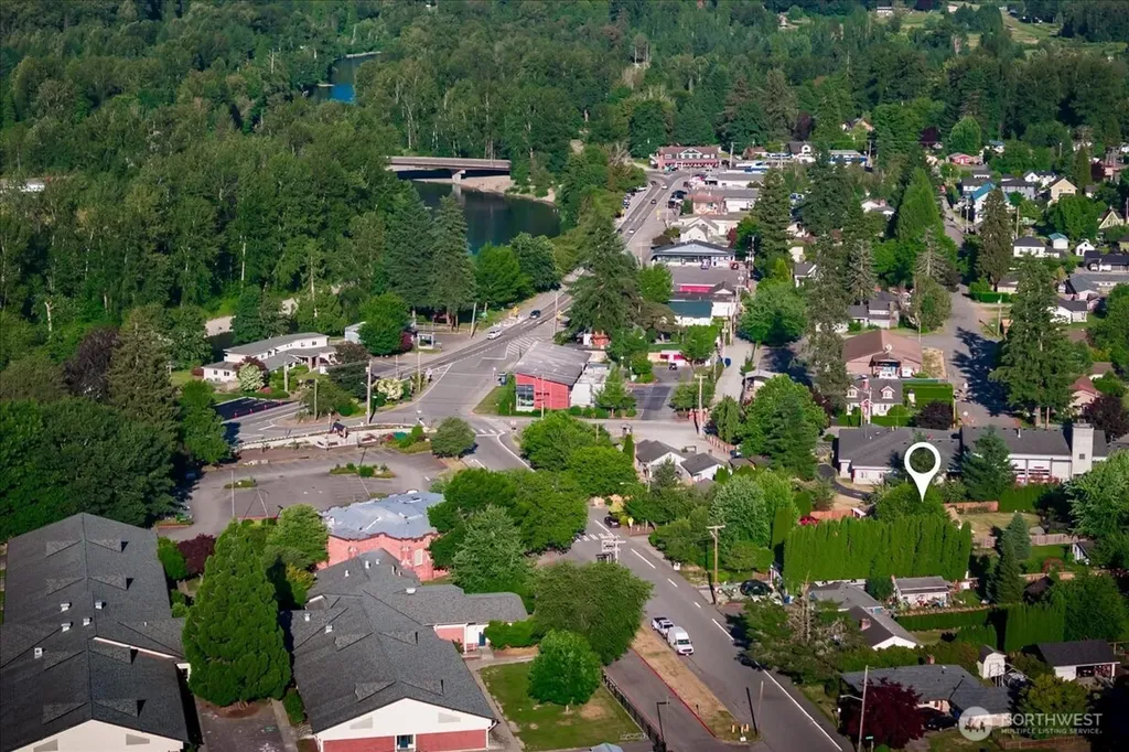 33331 SE 42nd Street Fall City WA 98024