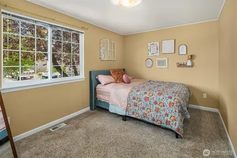 5814 12th Avenue W Everett WA 98203