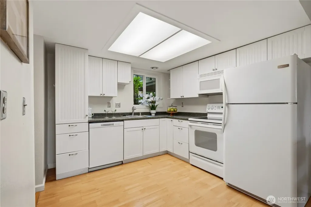 9398 Redmond-woodinville Rd NE Redmond WA 98052
