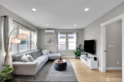 7901 16th Avenue SW Seattle WA 98106