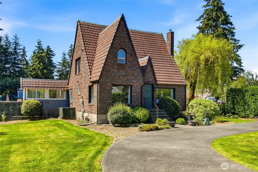 2504 72nd Street E Tacoma WA 98404