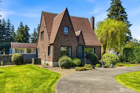 2504 72nd Street E Tacoma WA 98404