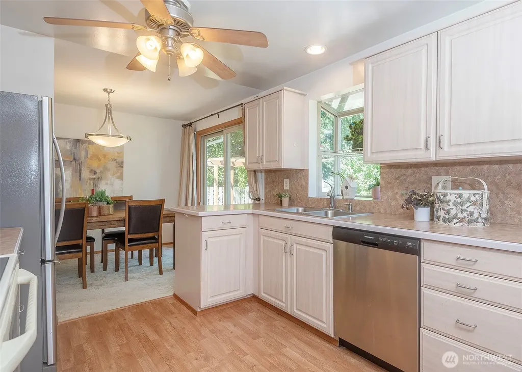 8821 221st Place SW Edmonds WA 98026