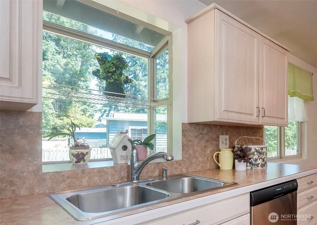 8821 221st Place SW Edmonds WA 98026