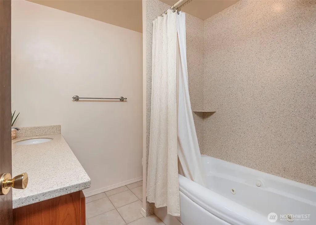 8821 221st Place SW Edmonds WA 98026