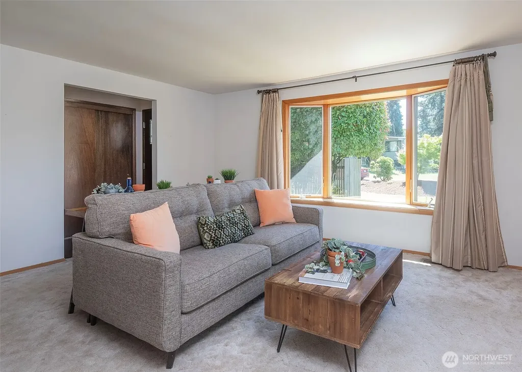 8821 221st Place SW Edmonds WA 98026