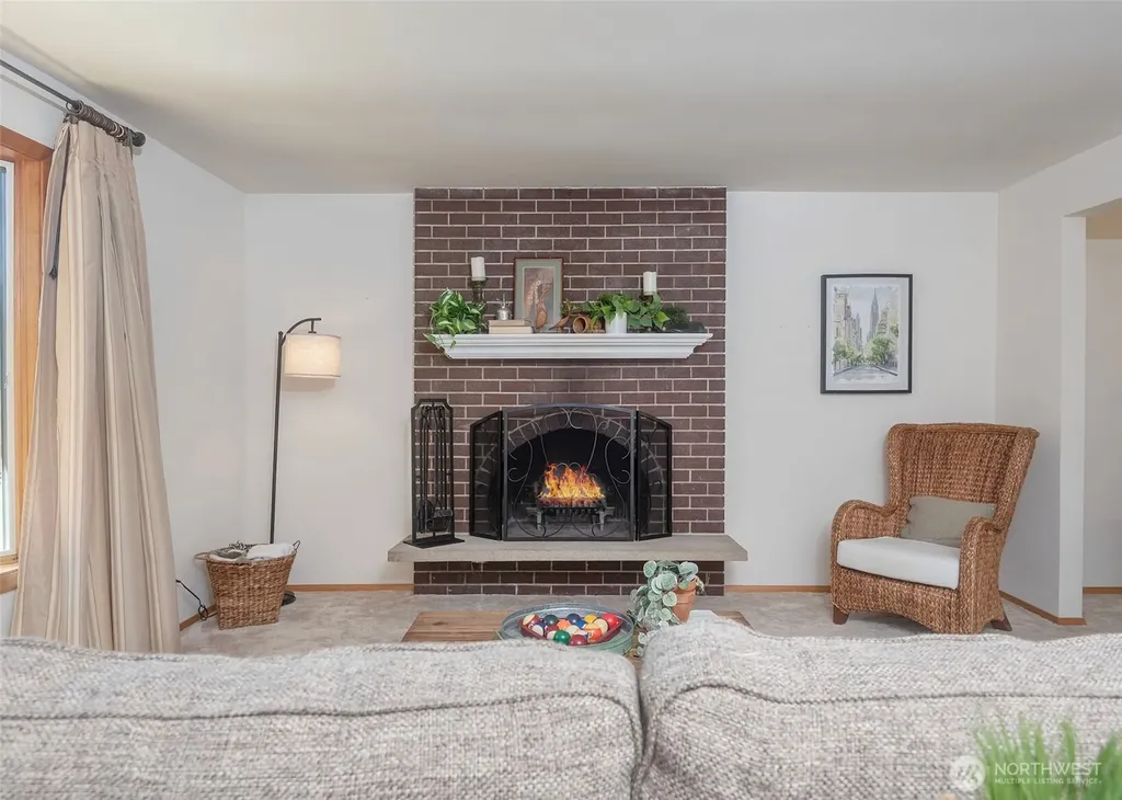 8821 221st Place SW Edmonds WA 98026