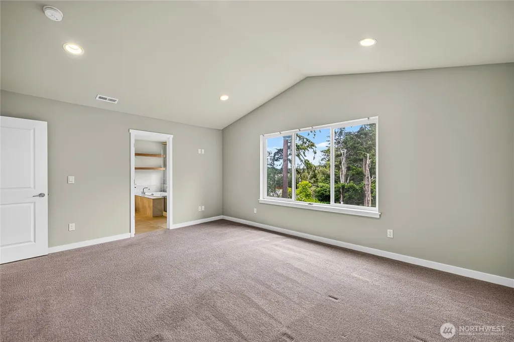 2981 SW Crestwood Drive Oak Harbor WA 98277