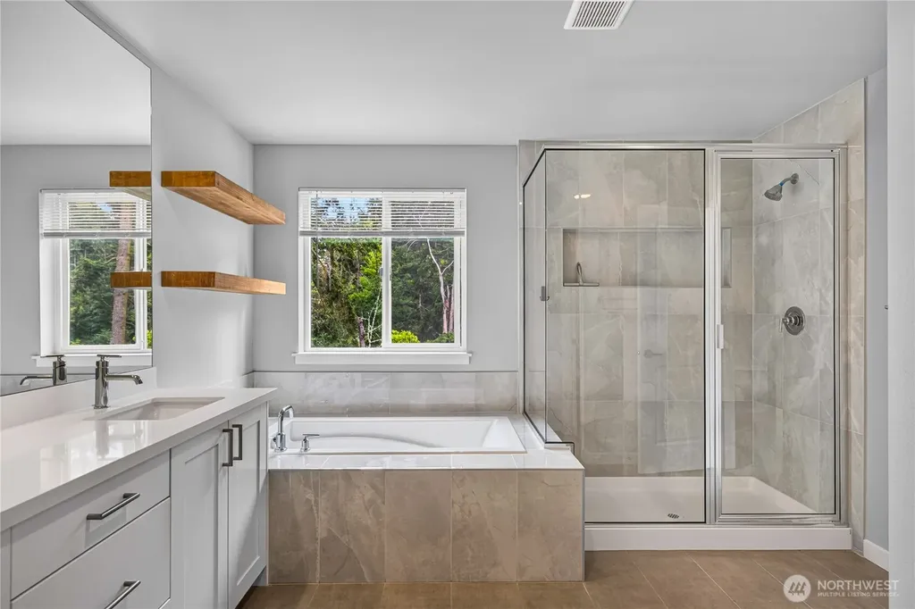 2981 SW Crestwood Drive Oak Harbor WA 98277