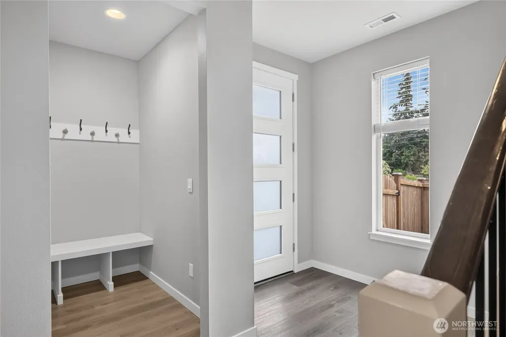 2981 SW Crestwood Drive Oak Harbor WA 98277